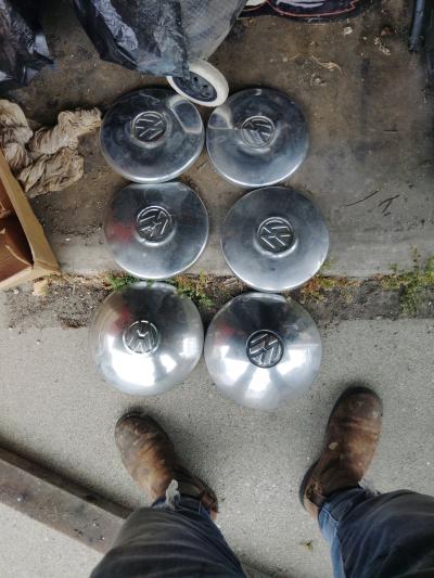 6 CLASSIC VW HUBCAPS