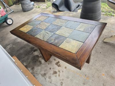 nice Used Large wooden living room center table - Thumbnail 2