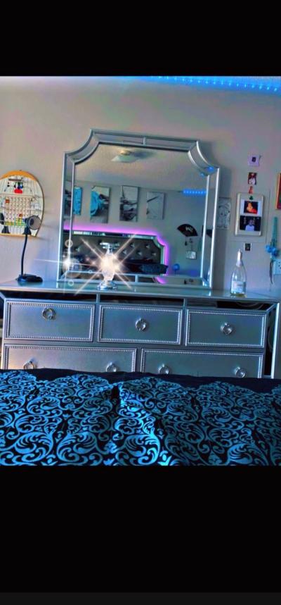 bedroom set - Thumbnail 2