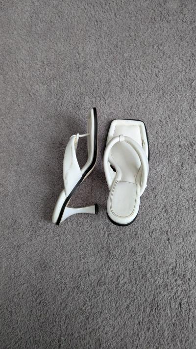 White Circus heels - Thumbnail 3