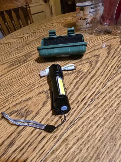 LED flashlight with case - Thumbnail 3