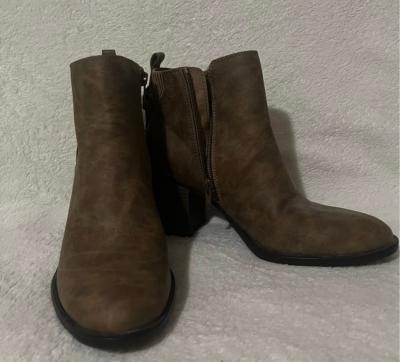 Brown Ankle Booties with Block Heels and Zipper Detail - Thumbnail 2