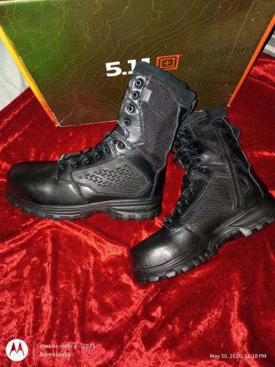 Black tall mens work boots sz 8 and half - Thumbnail 4
