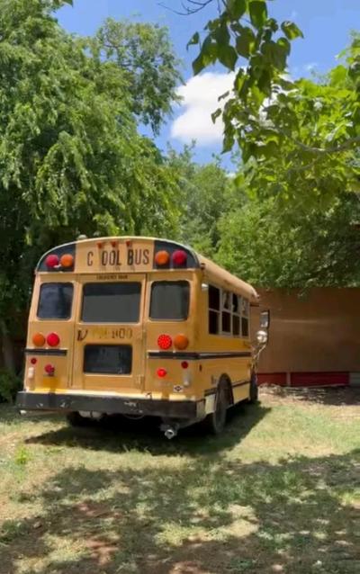 converted single axle bus - Thumbnail 8