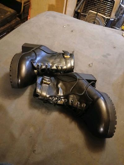 Woman Black Boots size 8 - Thumbnail 3