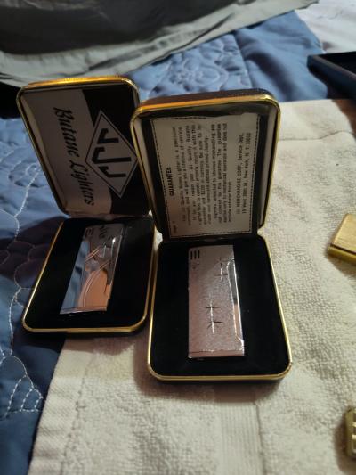 old  ronson and Bentley lighters - Thumbnail 3