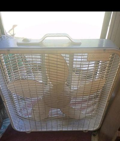 A Nice White Box Fan