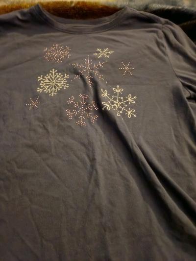 gray long sleeve shirt with colorful snow flacks - Thumbnail 2