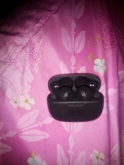 JBL Vibe beam wireless earbuds