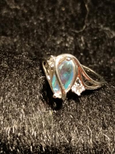 opal ring sz9