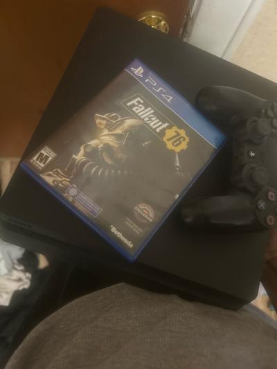 Black PS4 Slim - Thumbnail 2