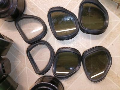 Authentic US issued M40 gas mask accessories - Thumbnail 5