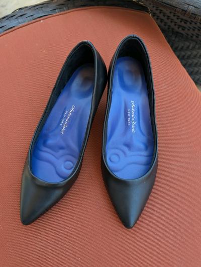 Antonia Saint Vintage black pumps