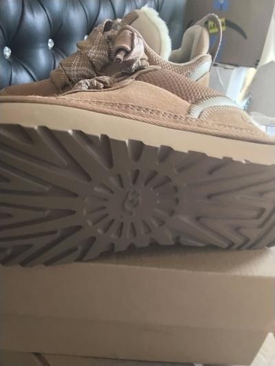 uggs shoes for woman size 7 - Thumbnail 3