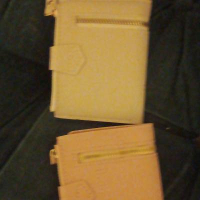 2 womens wallets - Thumbnail 3