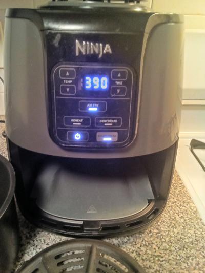 Ninja Air Fryer Electric with three functions and a warmer - Thumbnail 3