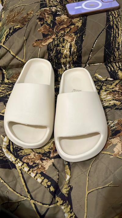 Yeezy slides cream - Thumbnail 3