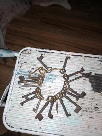 antique skeleton keys