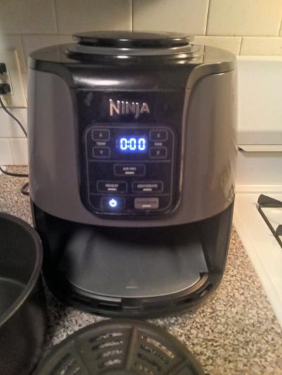 Ninja Air Fryer Electric with three functions and a warmer - Thumbnail 4