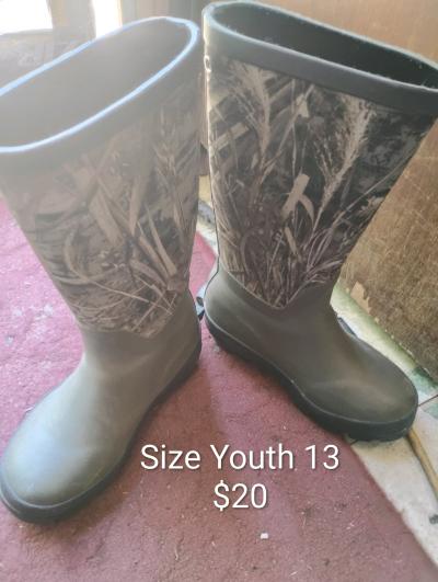 A  Yoith  Boys 13 Camouflage Boots