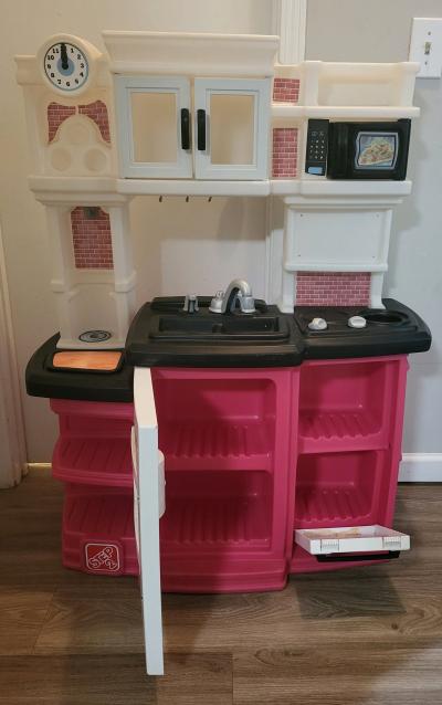 Step 2 Kitchen Toy - Thumbnail 2