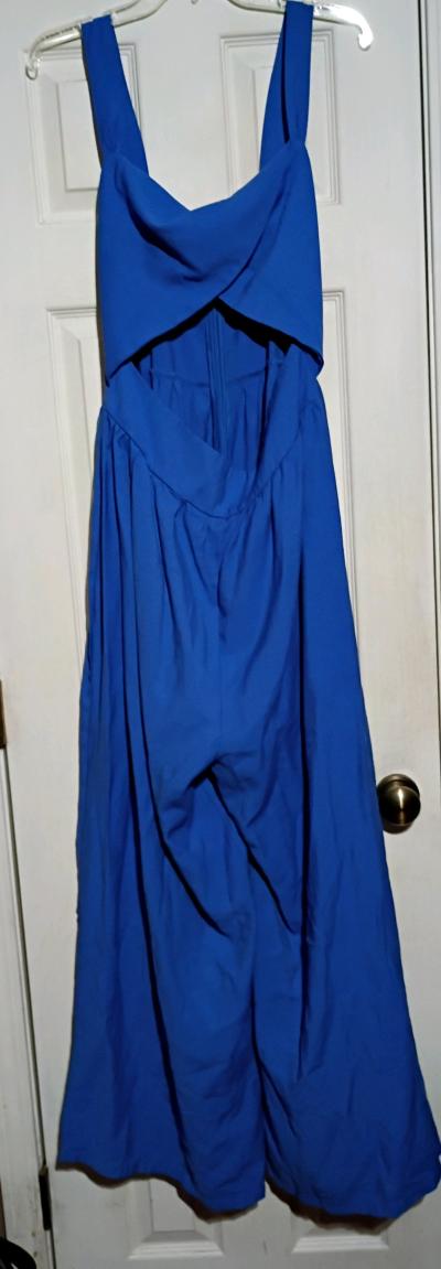 Beautiful blue jumpsuit with belly cut out by Shein