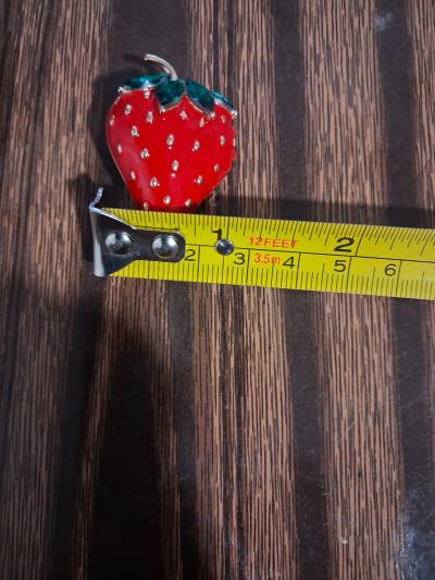 Enamel Strawberry Brooch with Emerald Leaves - Thumbnail 3