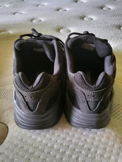 Yeezy Boost 700 V2 Vanta 2019 - Thumbnail 7