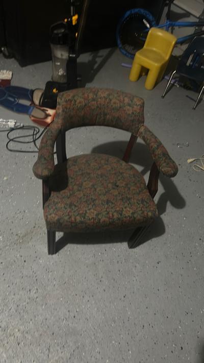 Vintage Accent Chair  Solid Wood Frame  Great Condition - Thumbnail 5