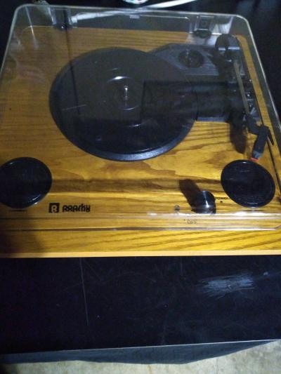 Popsky 3Speed Turntable w Bluetooth capability and speakers - Thumbnail 2