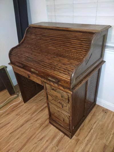 nice roll top desk with key - Thumbnail 9