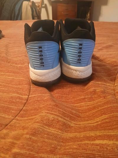 Air Jordan Max Aura 2 Black University