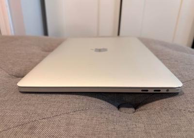 MacBook Pro - Thumbnail 2