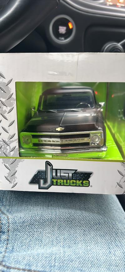 1969 Chevrolet C10 step side  limited edition - Thumbnail 2