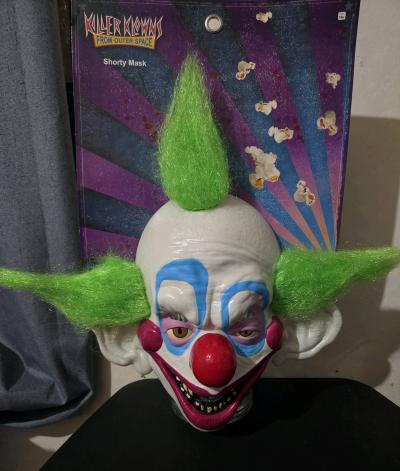 Killer clowns from outer space clown mask