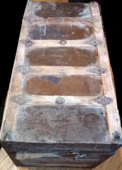 vintage Victorian steampunk trunk with lithograph picture - Thumbnail 3