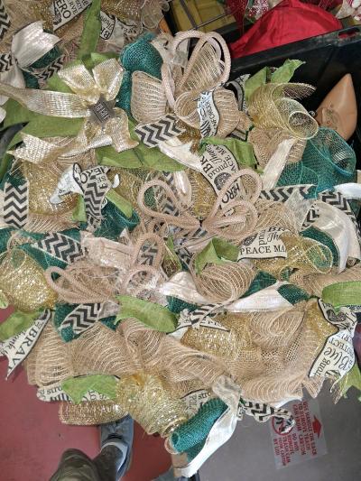 very nice hand made wreaths variety of styles - Thumbnail 2