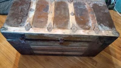 authentic antique steamer trunk with lothiograph pic - Thumbnail 4