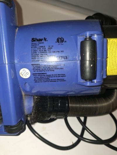 Shark Bagless Cyclonic Hand Vac V15Z with Long Cord - Thumbnail 4
