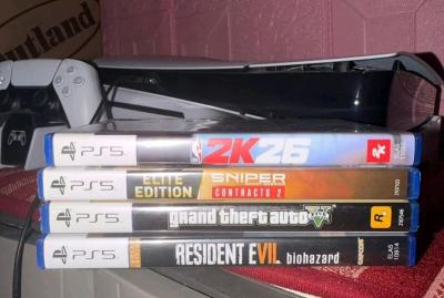few months used PS5 Slim 1TB with box - Thumbnail 5
