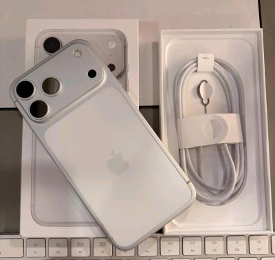 iPhone 17 Pro Max Orange Titanium  Potencia Estilo y Exclusi - Thumbnail 2