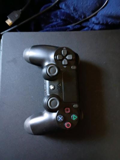 PlayStation 4 good condition used comes with chords games - Thumbnail 8