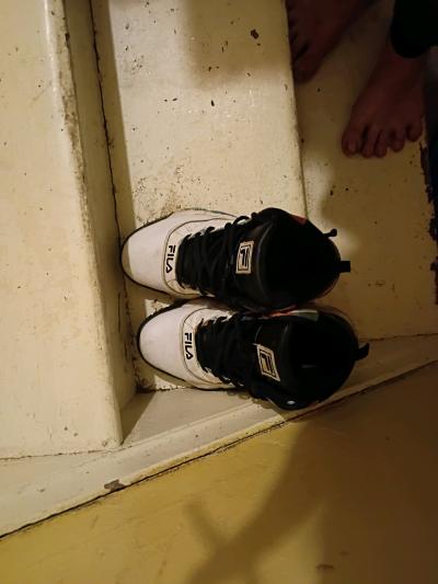 womans shoes size 8 white and black