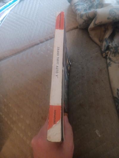 GTA V GUIDE BOOK - Thumbnail 2