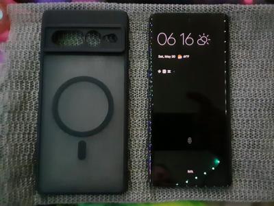 UNLOCKED Google Pixel 7 Pro plus a MagSafe Case