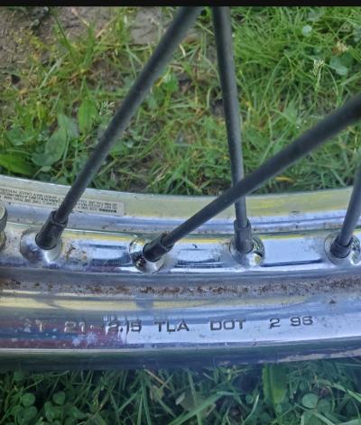 chopper or harley tire Dunlop 40 spoke - Thumbnail 5