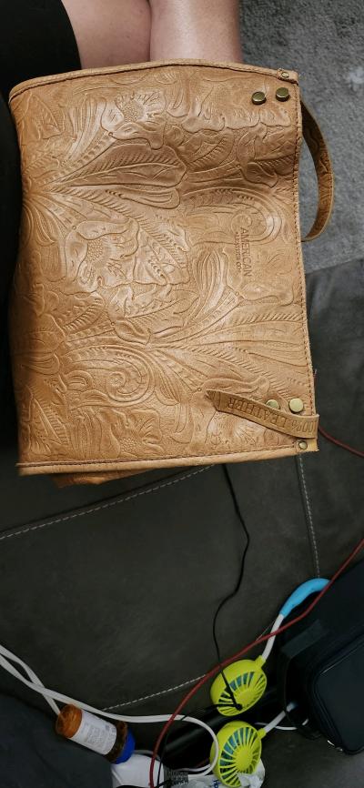 100 percent leather purse