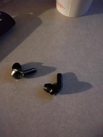 ear buds Bluetooth