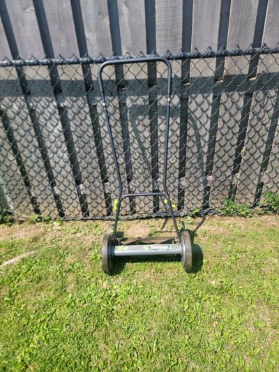 Earthwise 16inch reel lawn mower - Thumbnail 4