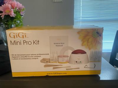 GiGi waxing kit